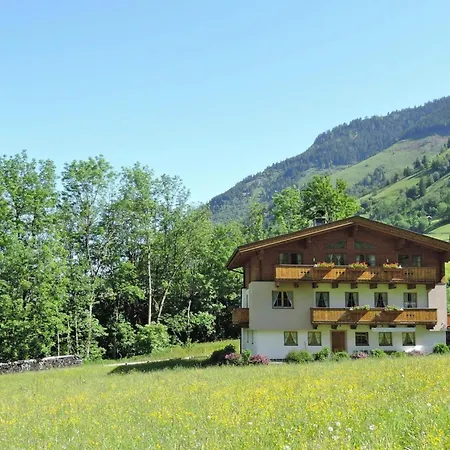 In Fusch An Der Glocknerstrasse In Nature Appartement